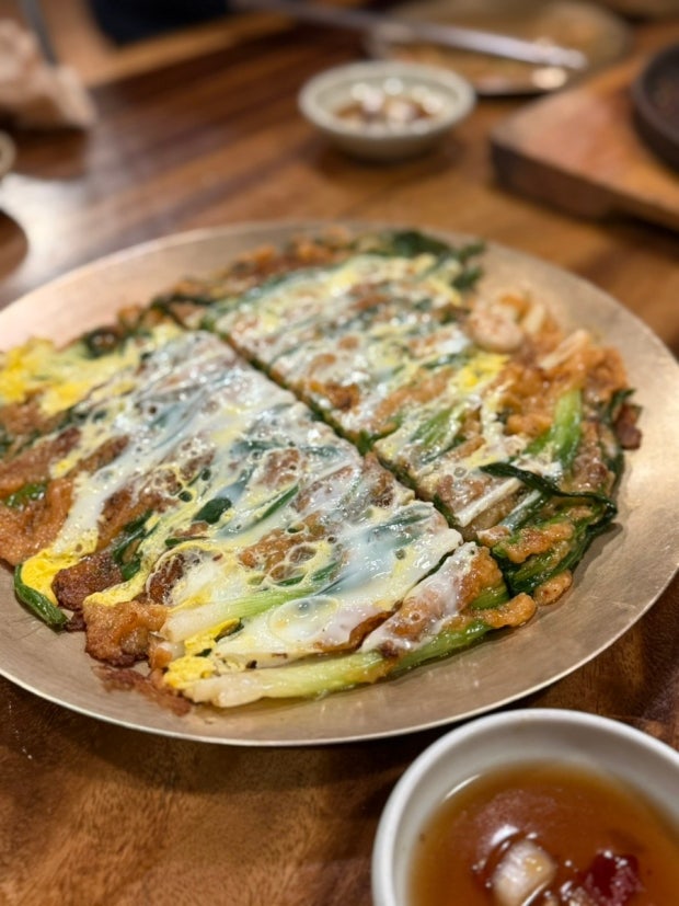 Dongnae Pajeon (Scallion Pancake)