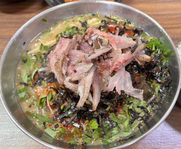 Jari-mulhoe (Cold Raw Damselfish Soup)