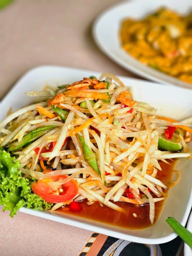Som Tum (Green Papaya Salad)