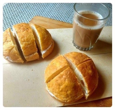 Bun Maska & Irani Chai