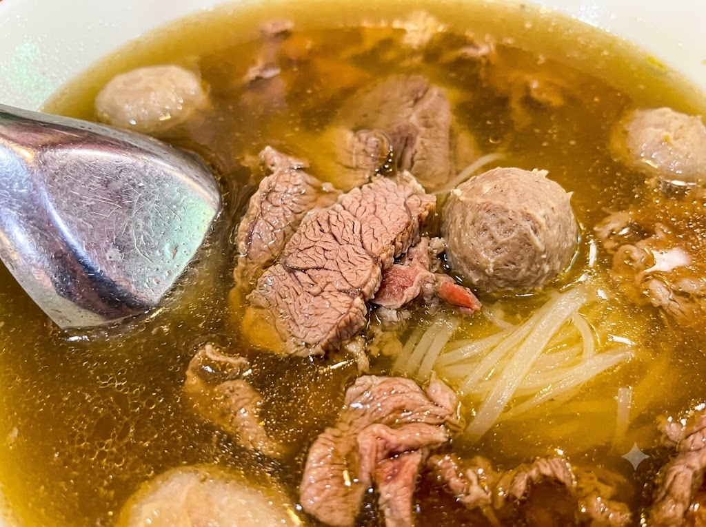 Foe (Lao Noodle Soup)